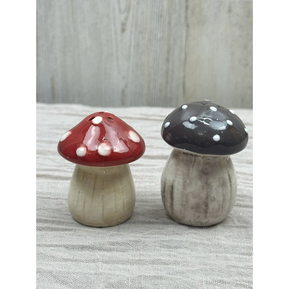 New MINI MUSHROOM RED WHITE Brown CRACKER BARREL SALT & PEPPER SET 2024‎